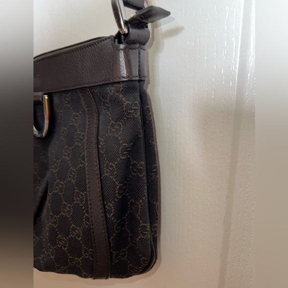 Vintage Gucci Crossbody - Picture 5 of 17